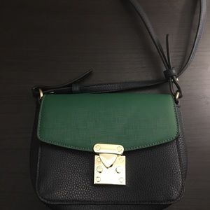 Small shoulder bag